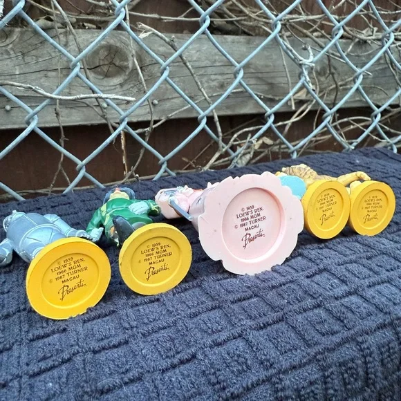 Green and Silver Action Figures Playset - Picture 12 of 12